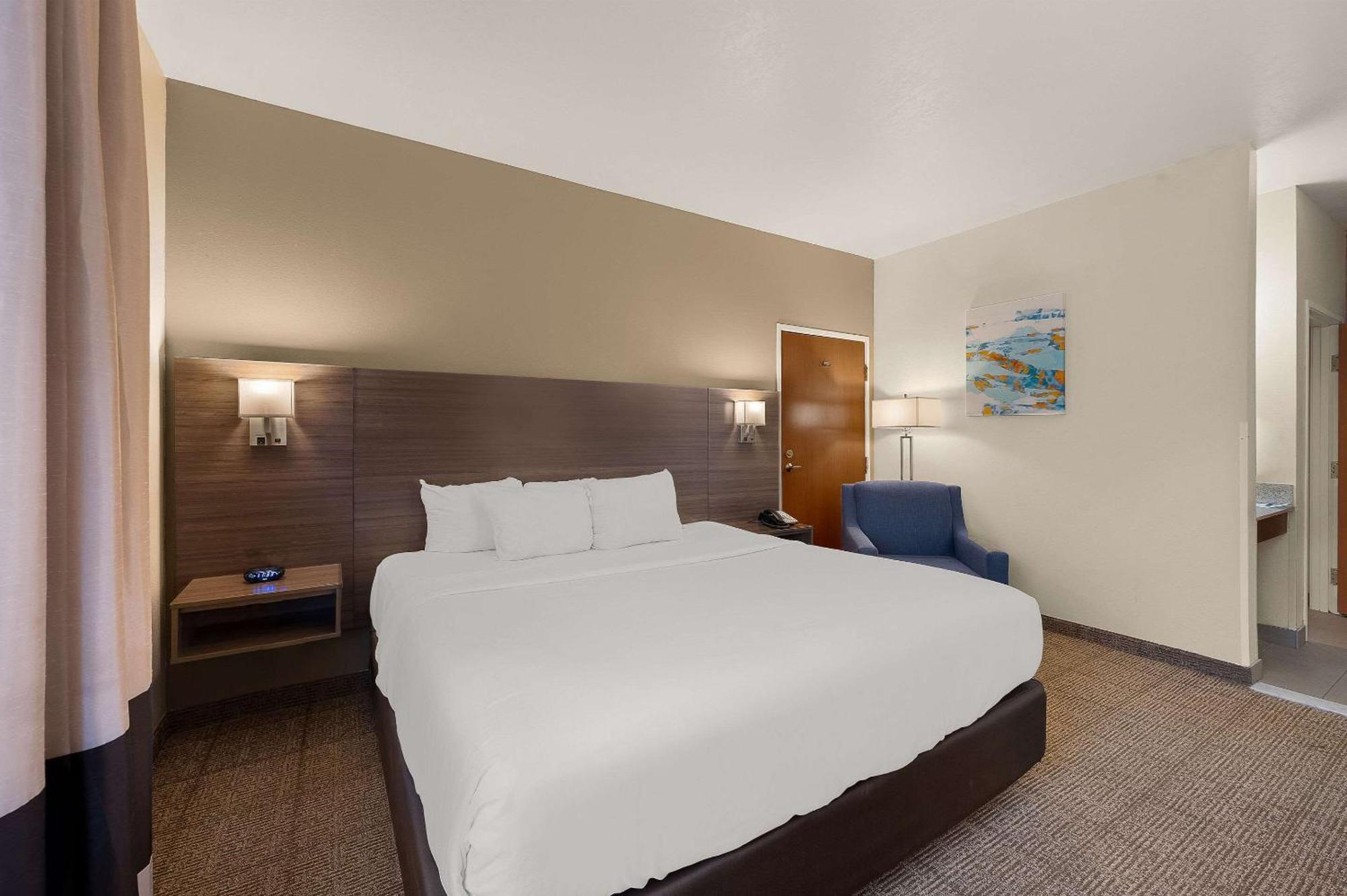 Comfort Inn & Suites Fenton Bagian luar foto