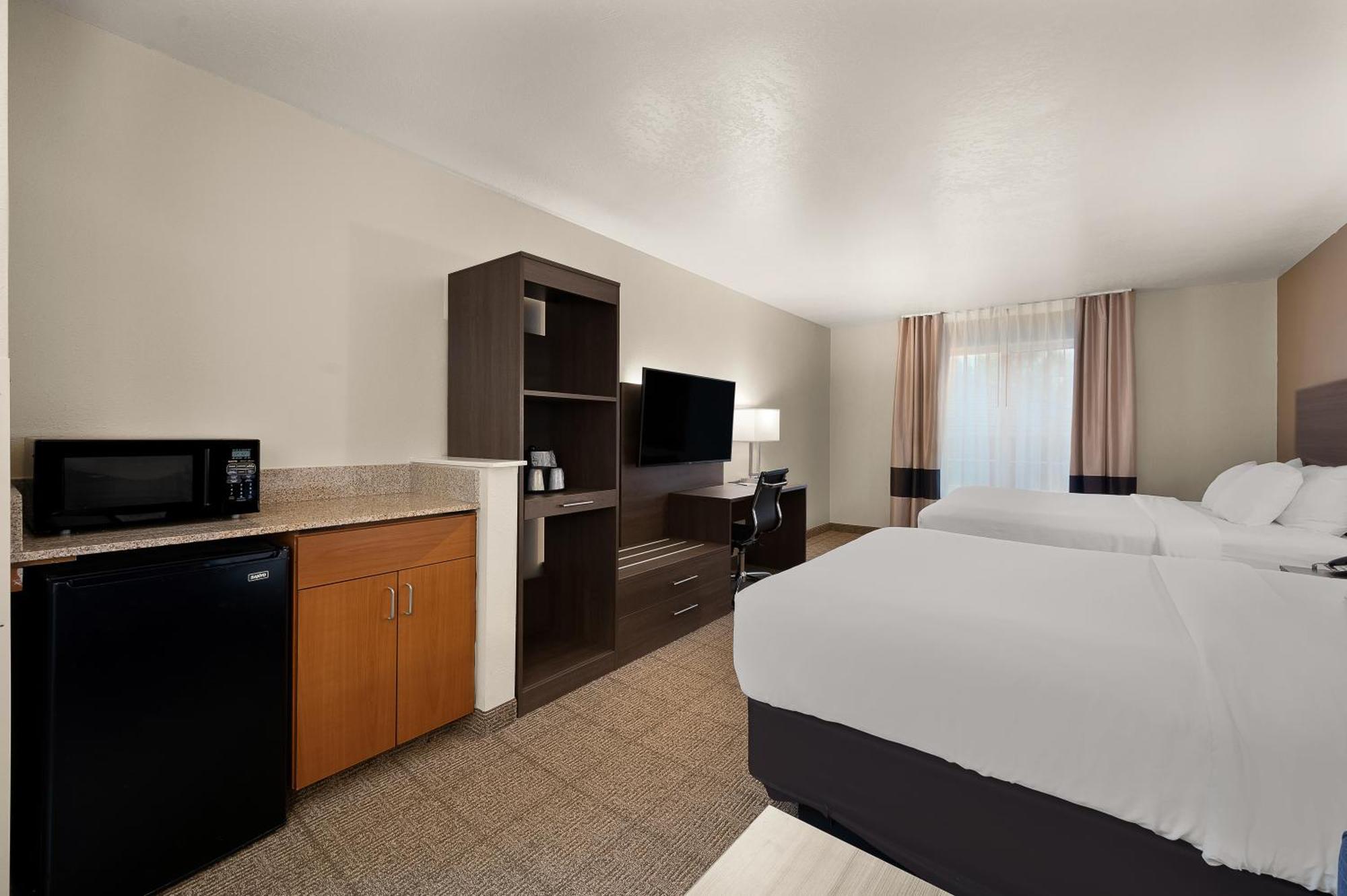 Comfort Inn & Suites Fenton Bagian luar foto