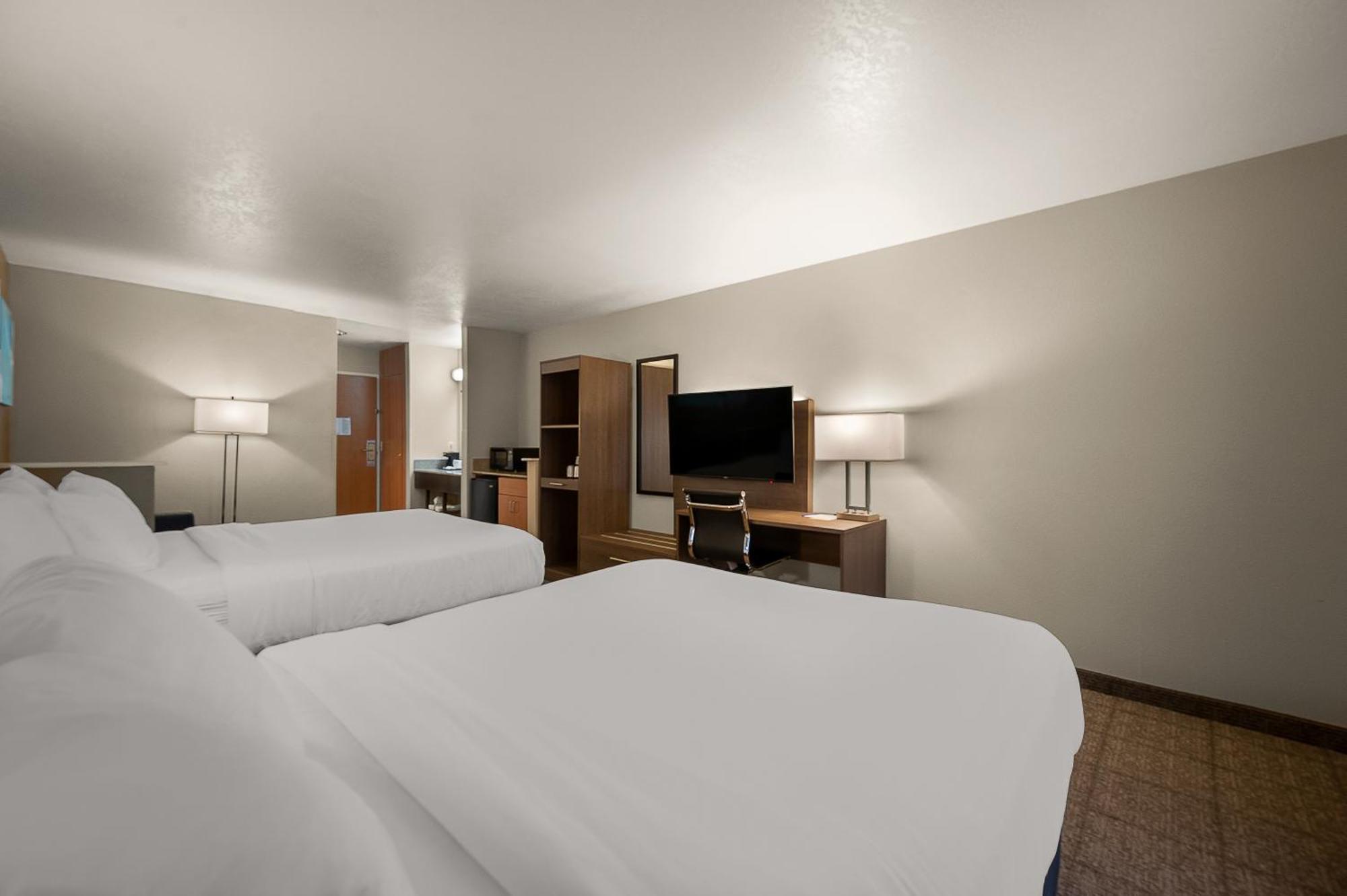 Comfort Inn & Suites Fenton Bagian luar foto