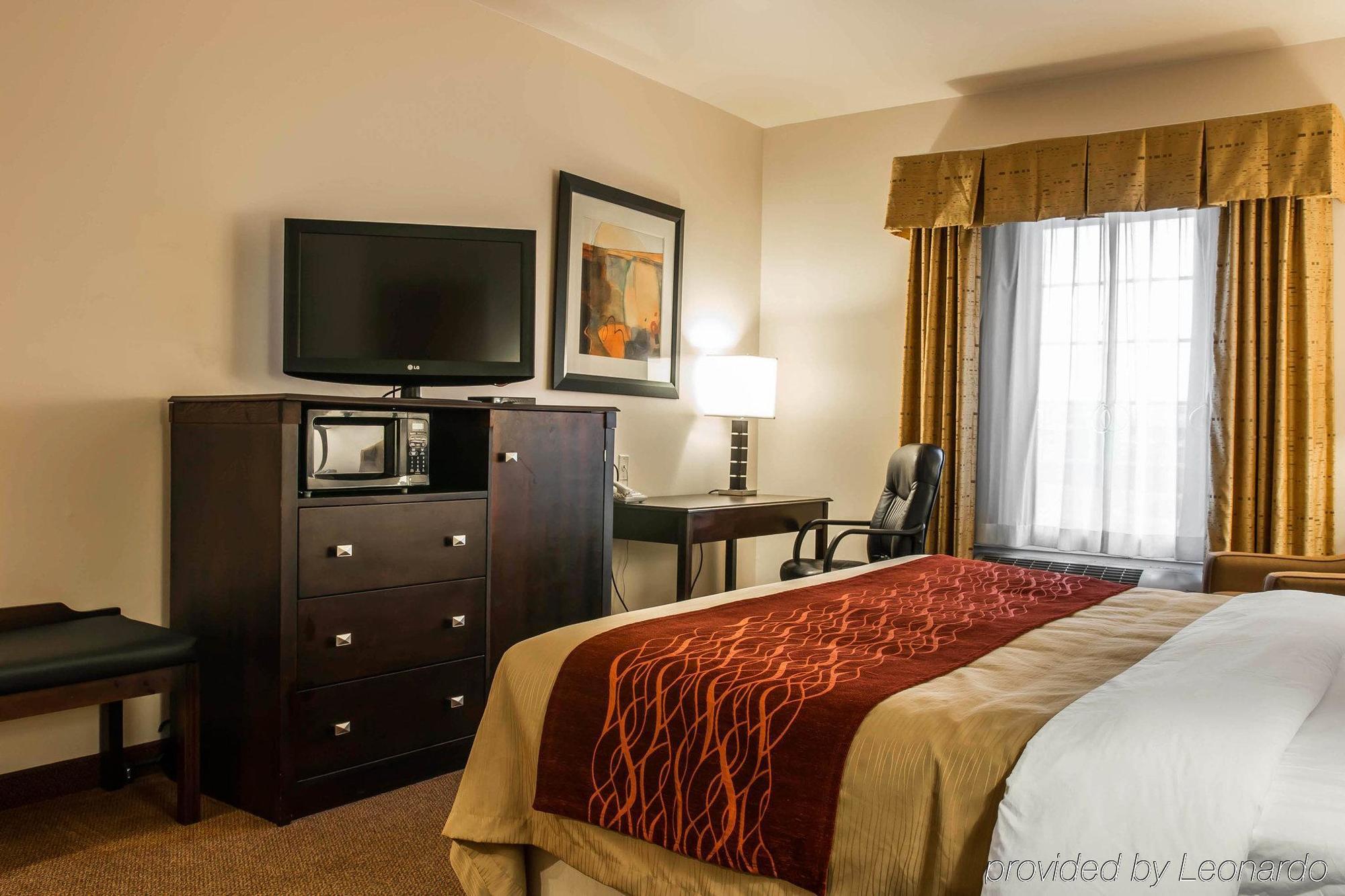 Comfort Inn & Suites Fenton Bagian luar foto