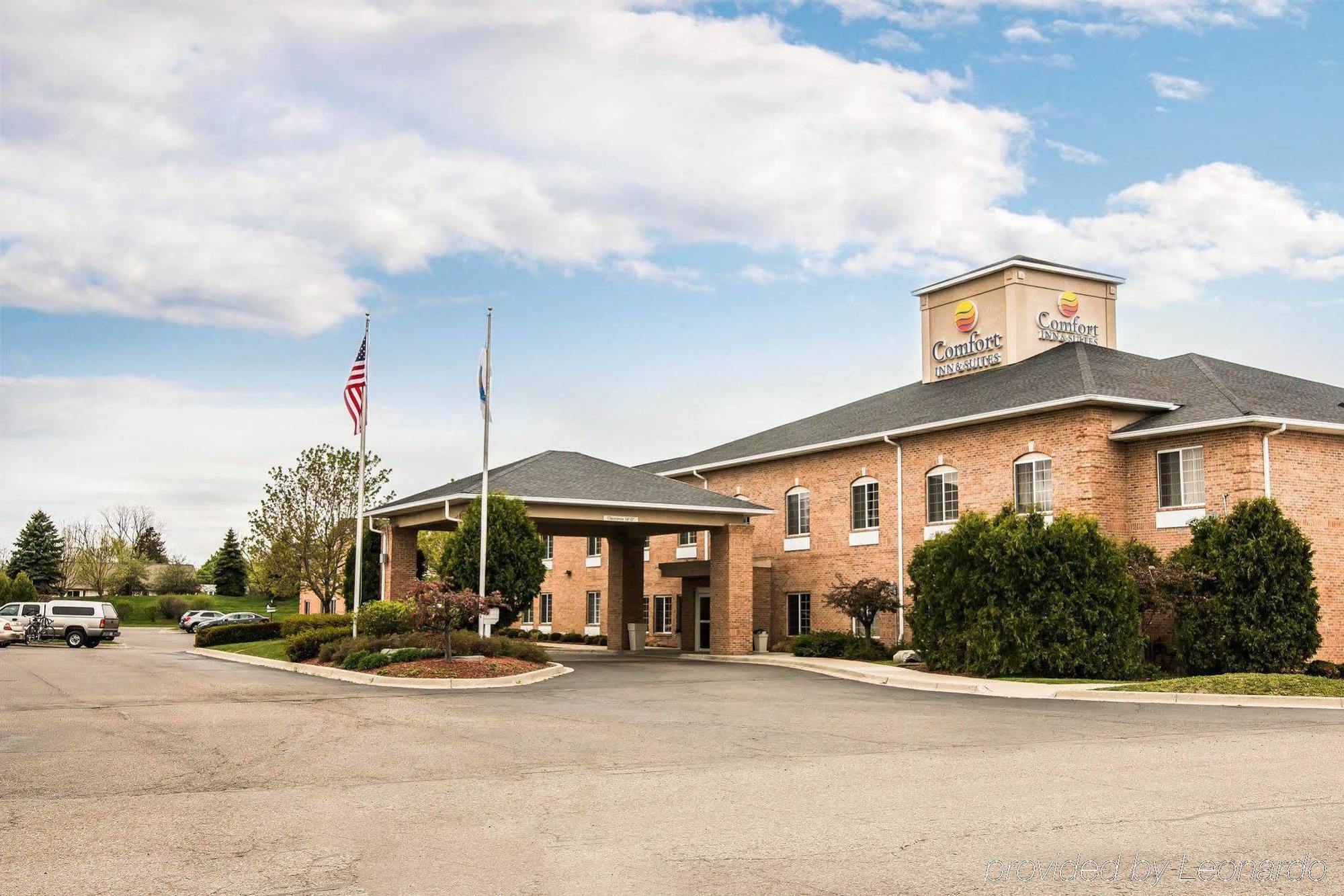 Comfort Inn & Suites Fenton Bagian luar foto