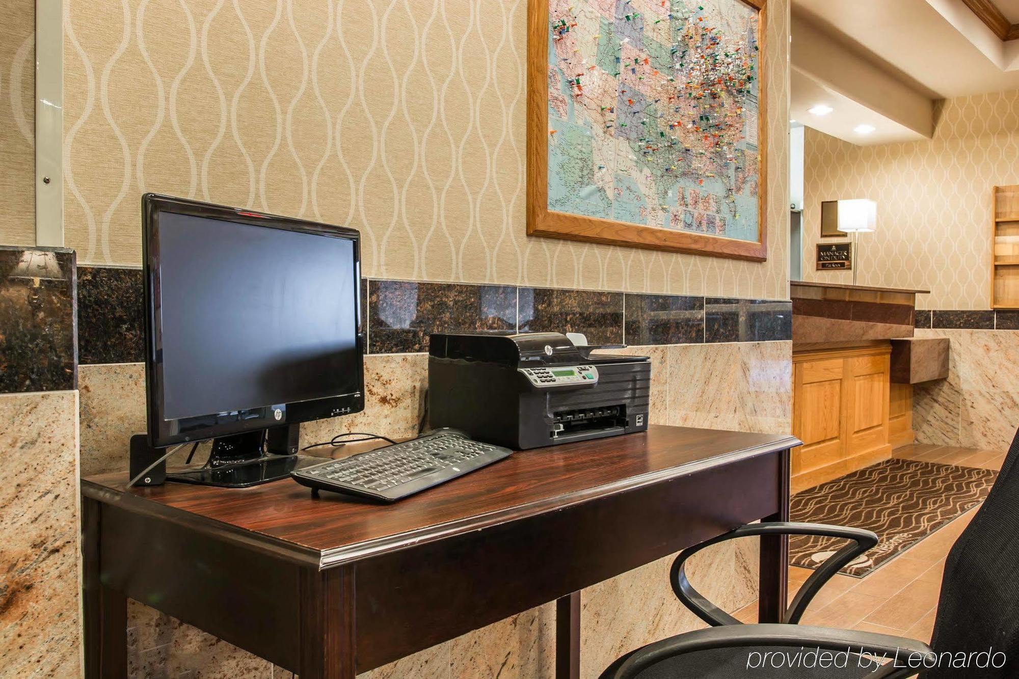 Comfort Inn & Suites Fenton Bagian luar foto