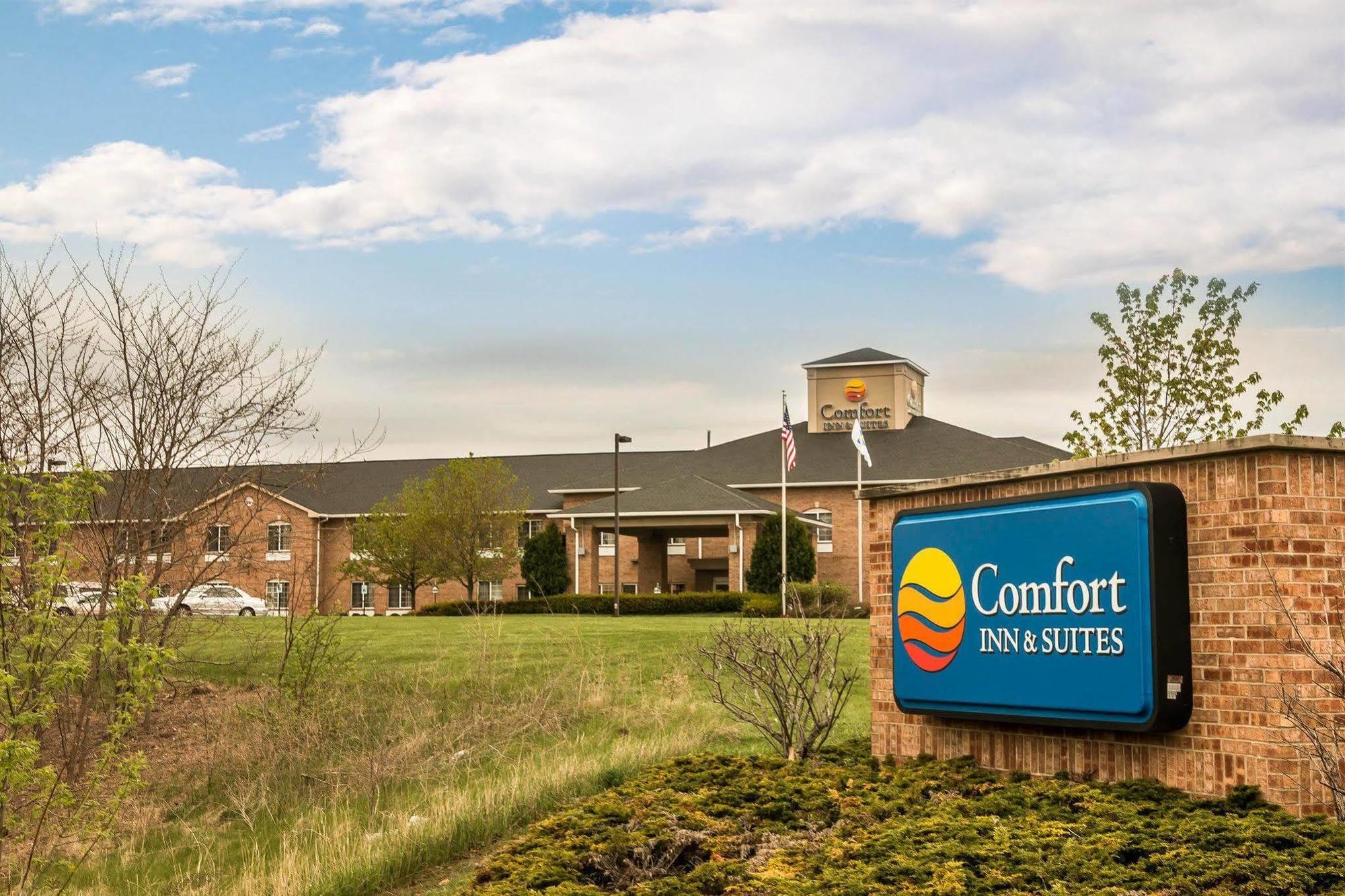 Comfort Inn & Suites Fenton Bagian luar foto